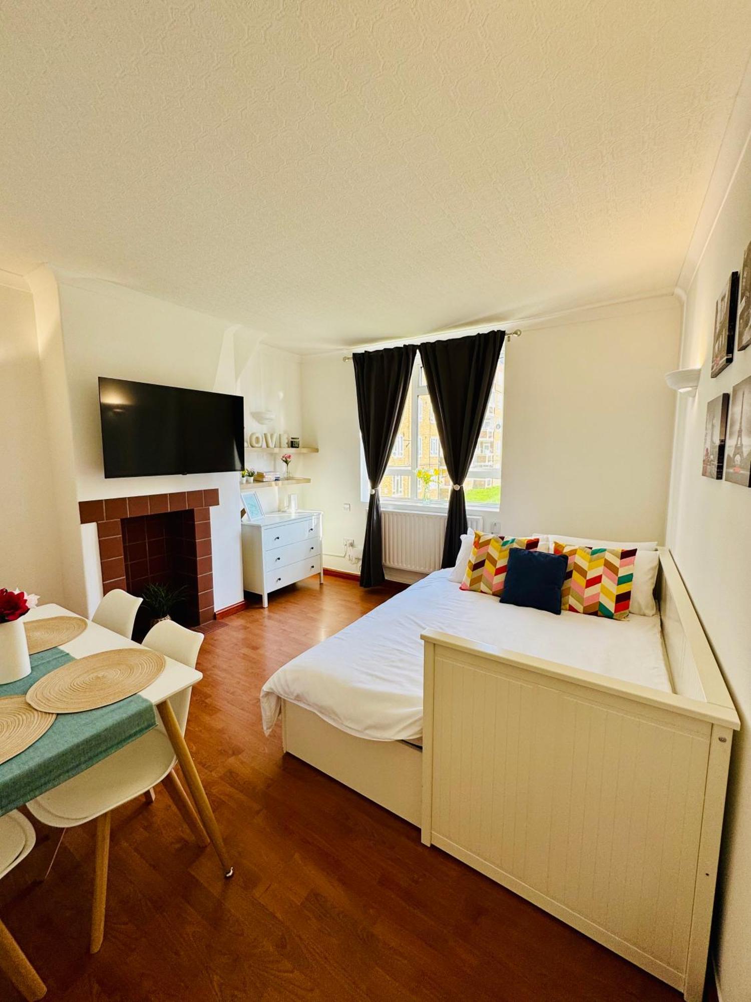 Vauxhall, River Thames, Big Ben Retreat, Family Apartament
